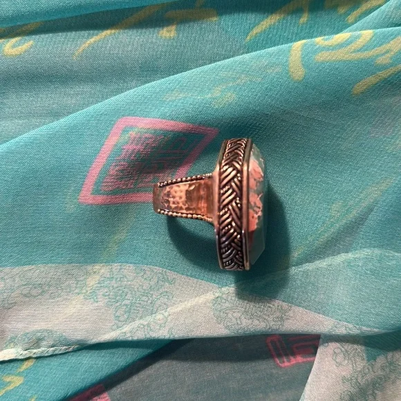 Big, synthetic turquoise ring size 7 - Picture 2 of 8